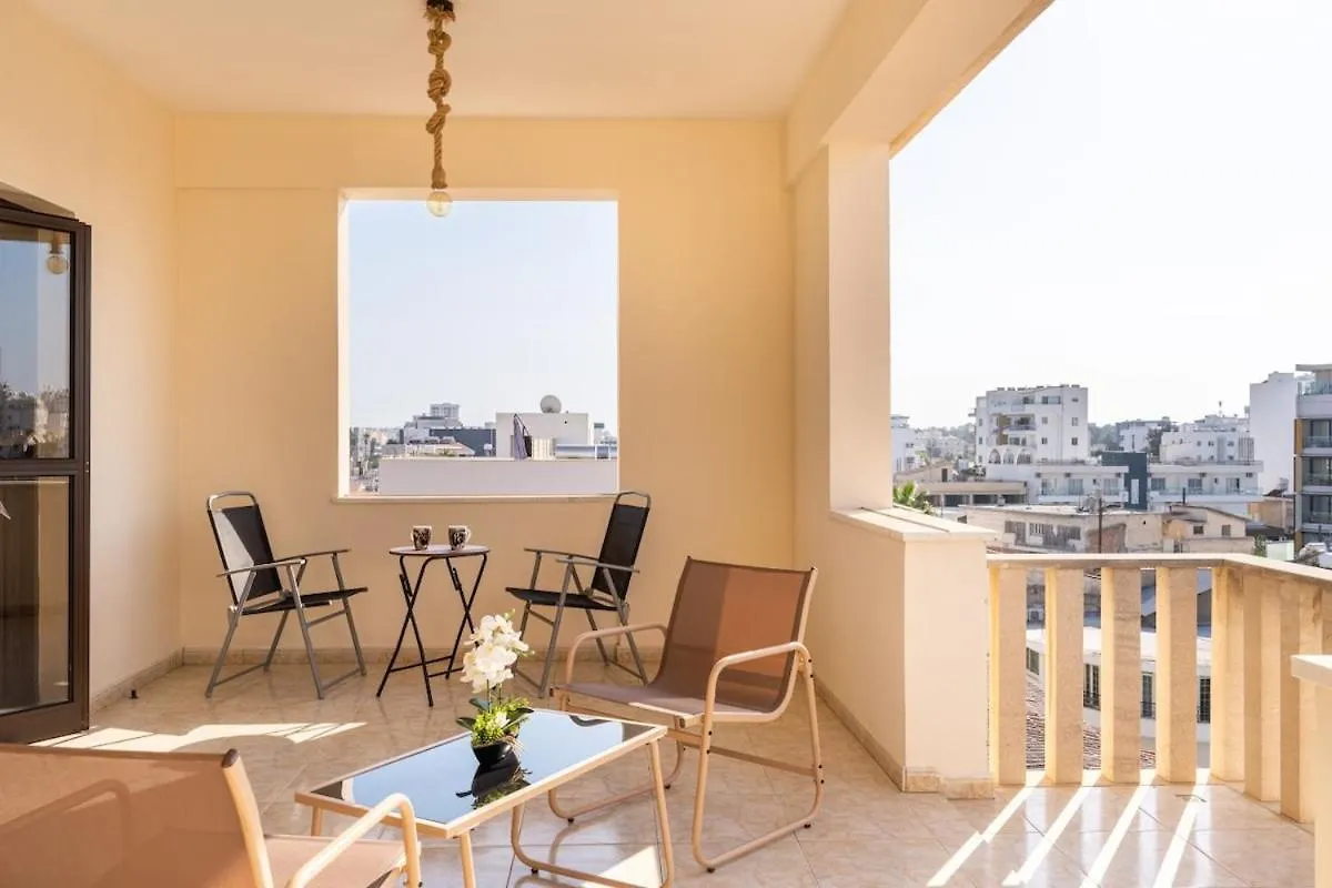 公寓 Ani'S Stylish Studio W Terrace In 拉纳卡 塞浦路斯